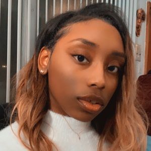 Meet your Posher, Nyomi